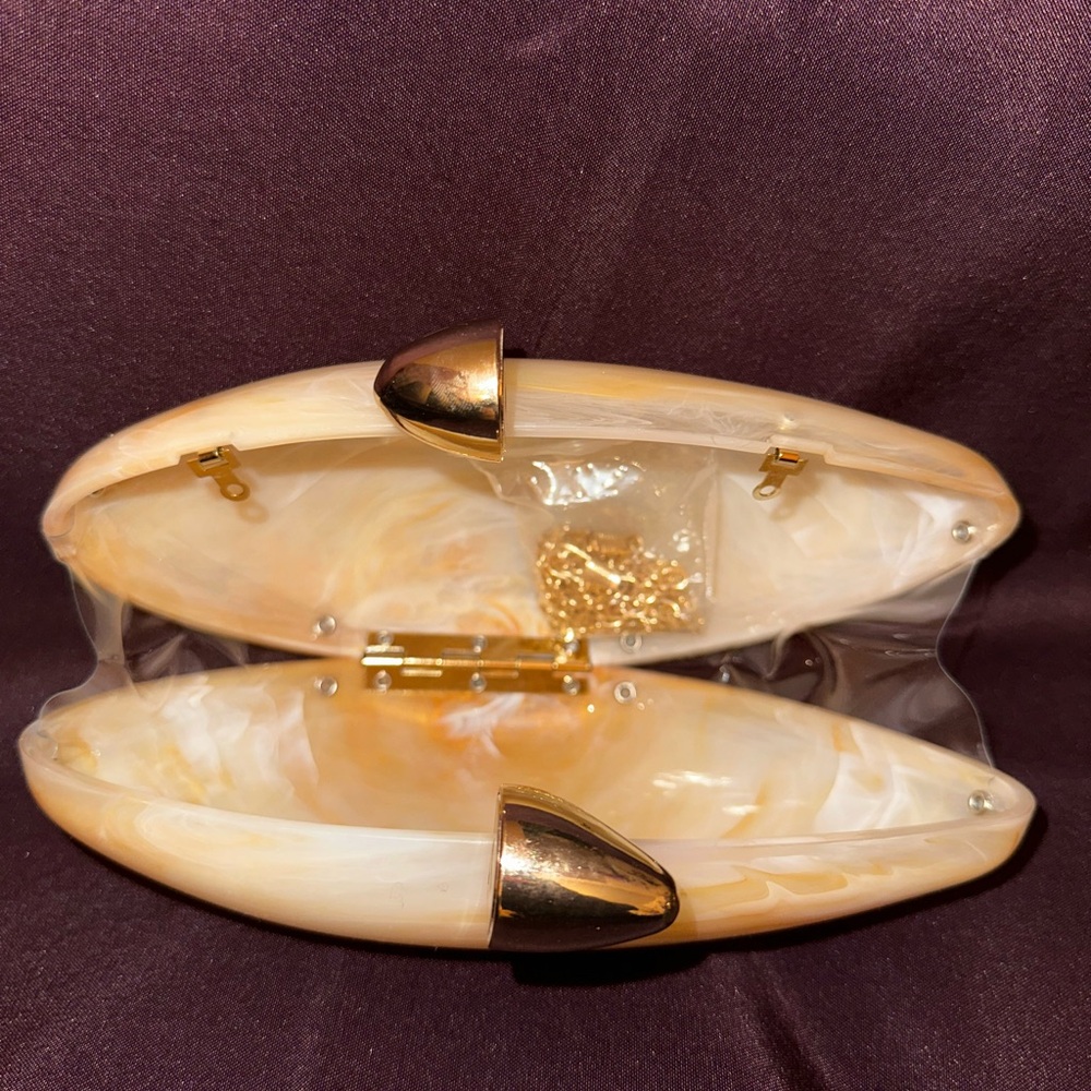 Shell clutch - Picture 3 of 6